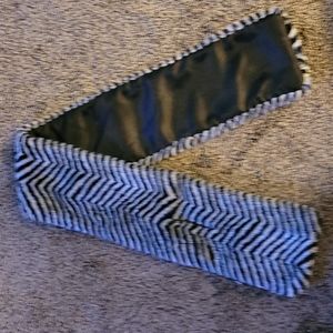 Women's Scarf Black and Silver